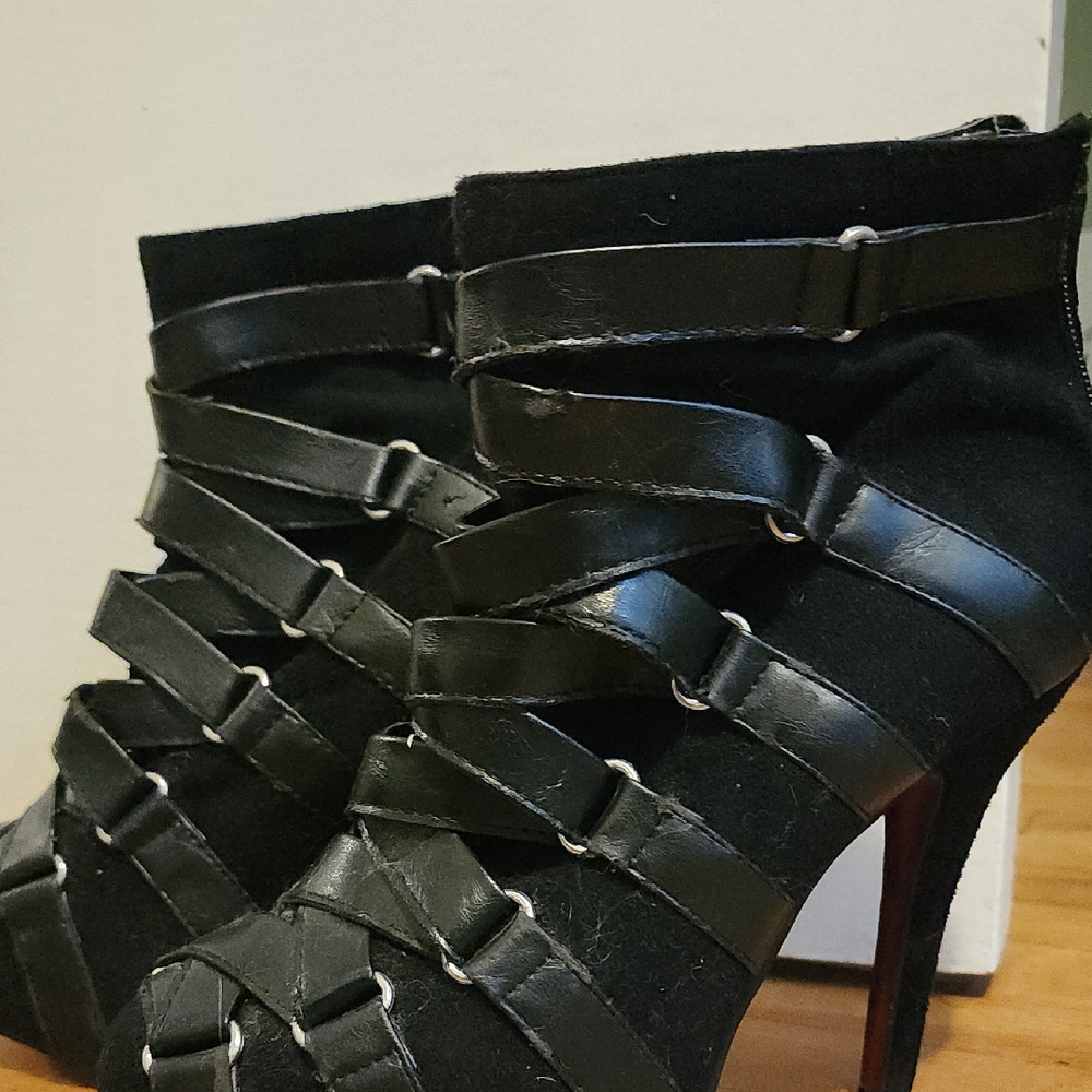 Black Strappy Women's Heels